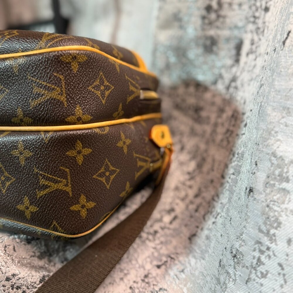 *Authentic* Louis Vuitton Reporter - Picture 6 of 7